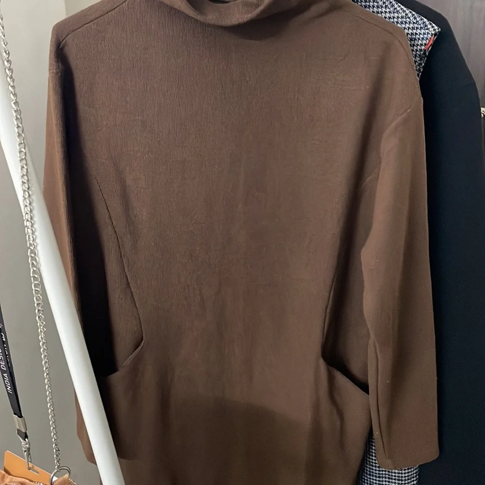 Beautiful Korean (highneck) dress - Picture 9 of 12